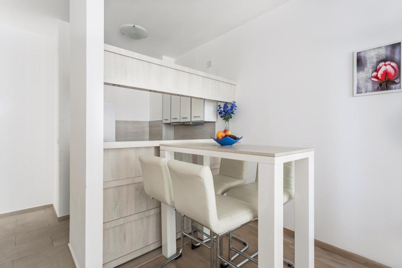 Apartments Beatrice Рафаїловичі Екстер'єр фото