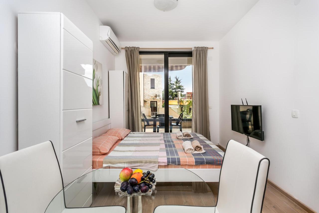 Apartments Beatrice Рафаїловичі Екстер'єр фото