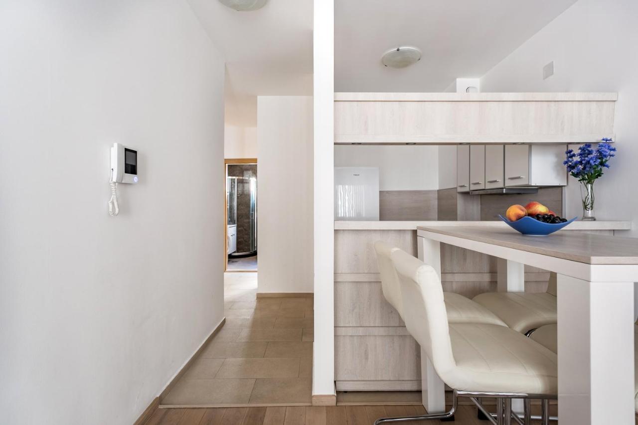 Apartments Beatrice Рафаїловичі Екстер'єр фото